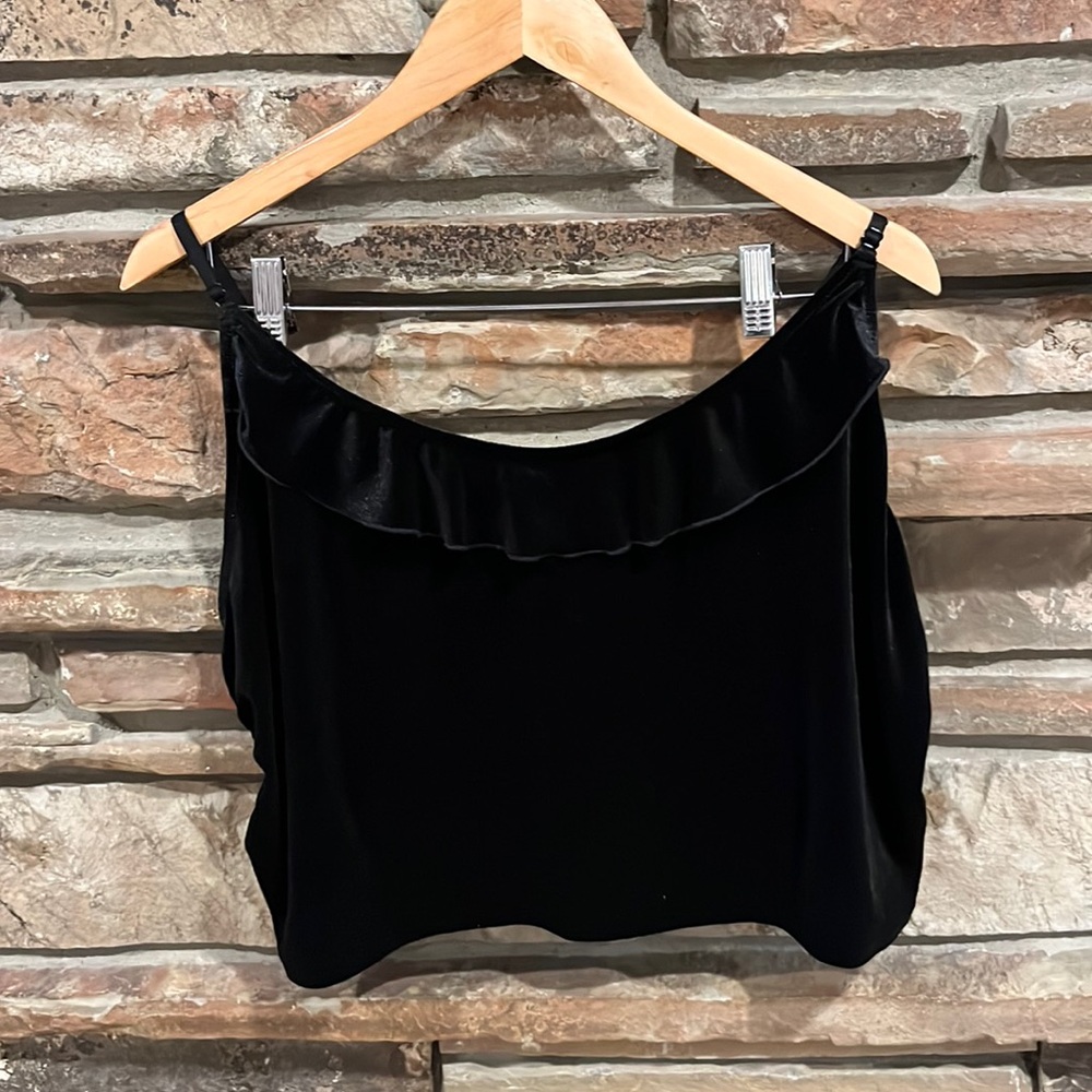 Mentionables Black Velvet Ruffle Camisole Cropped Top